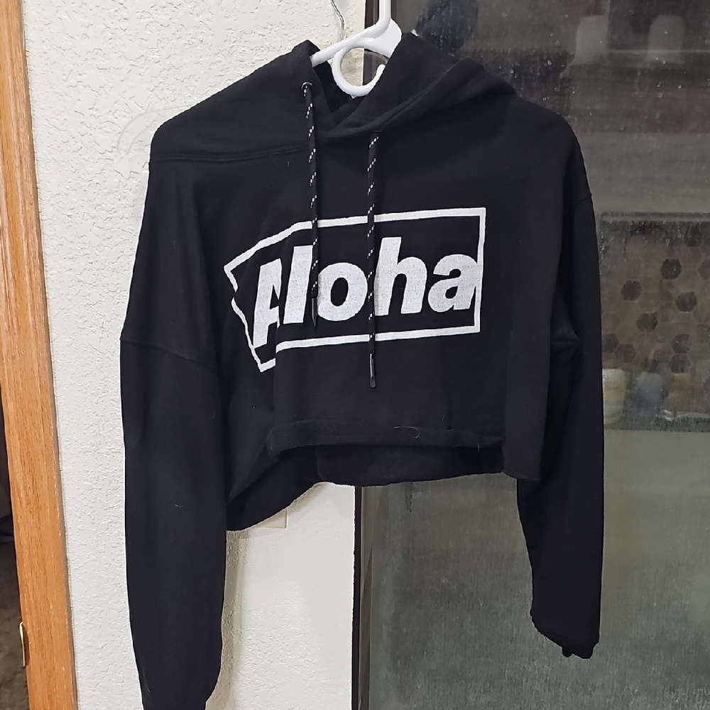 Black Cropped Hoodie with 'Aloha' Print